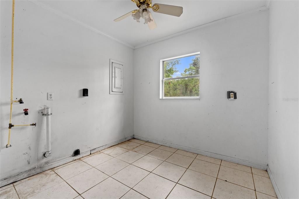 待售: $159,900 (3 贝兹, 2 浴室, 1436 平方英尺)