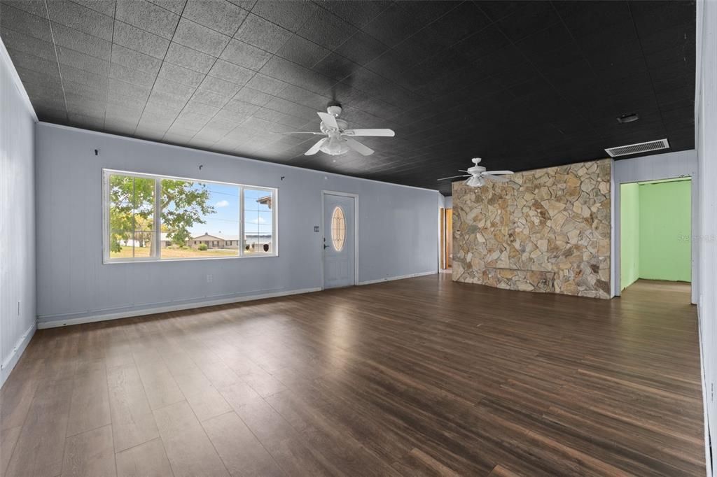 待售: $159,900 (3 贝兹, 2 浴室, 1436 平方英尺)