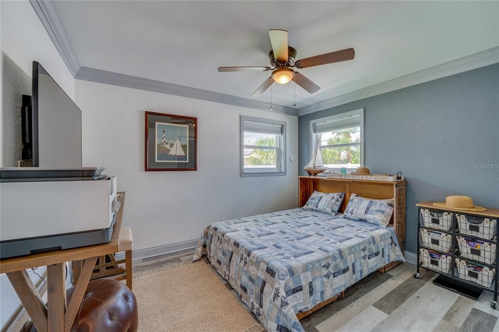 待售: $439,000 (2 贝兹, 1 浴室, 864 平方英尺)