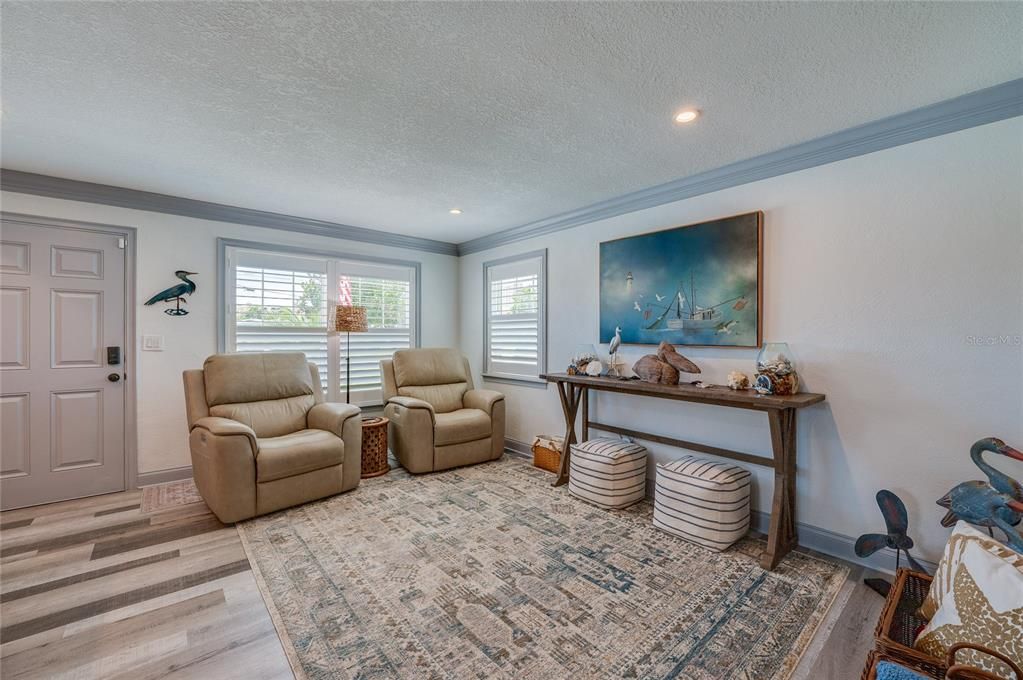 待售: $439,000 (2 贝兹, 1 浴室, 864 平方英尺)