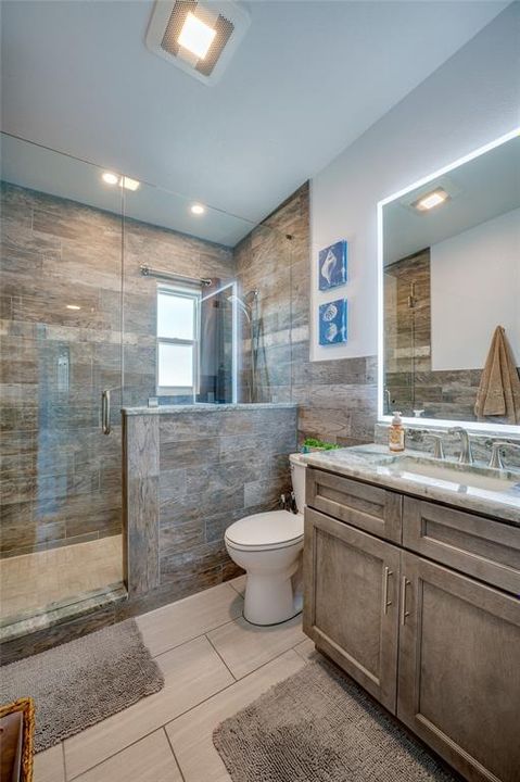 待售: $439,000 (2 贝兹, 1 浴室, 864 平方英尺)