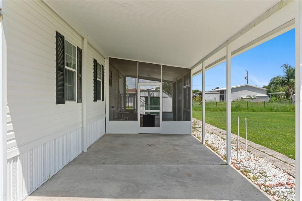 For Sale: $189,900 (2 beds, 2 baths, 1056 Square Feet)