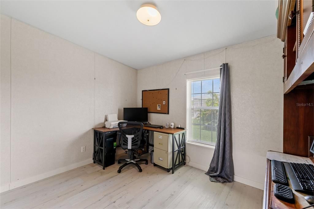 For Sale: $189,900 (2 beds, 2 baths, 1056 Square Feet)