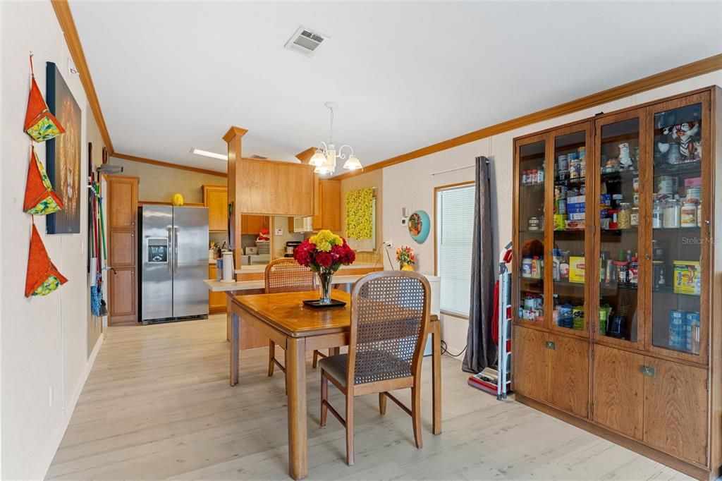 For Sale: $189,900 (2 beds, 2 baths, 1056 Square Feet)