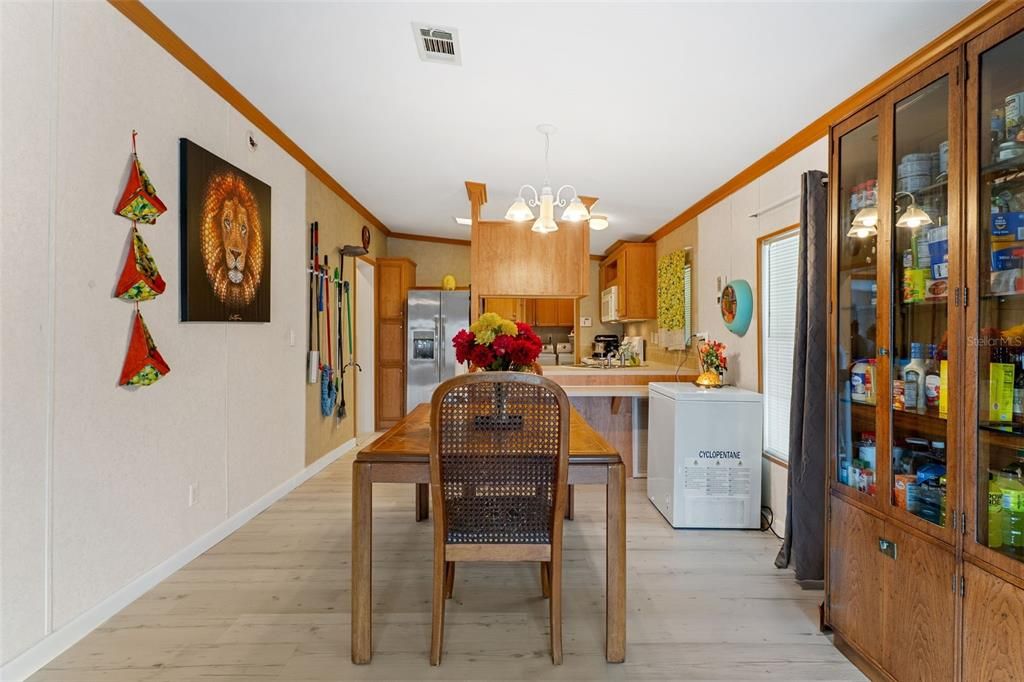 For Sale: $189,900 (2 beds, 2 baths, 1056 Square Feet)