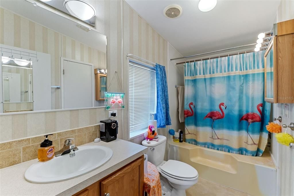 For Sale: $189,900 (2 beds, 2 baths, 1056 Square Feet)