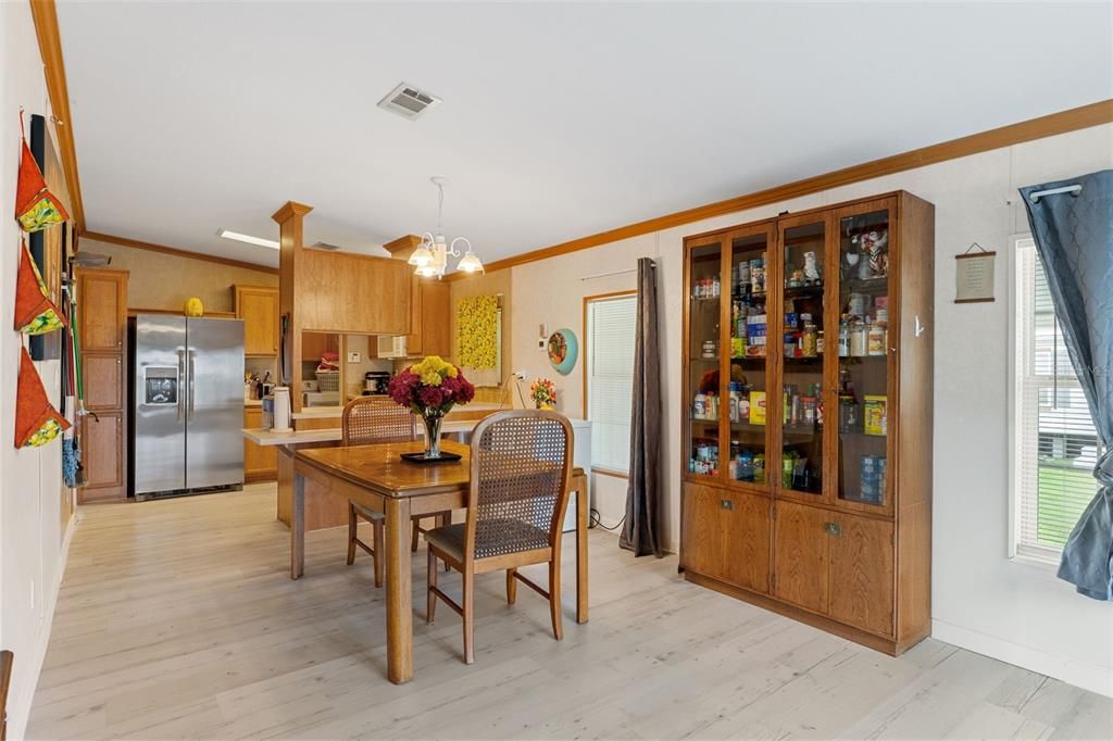 For Sale: $189,900 (2 beds, 2 baths, 1056 Square Feet)