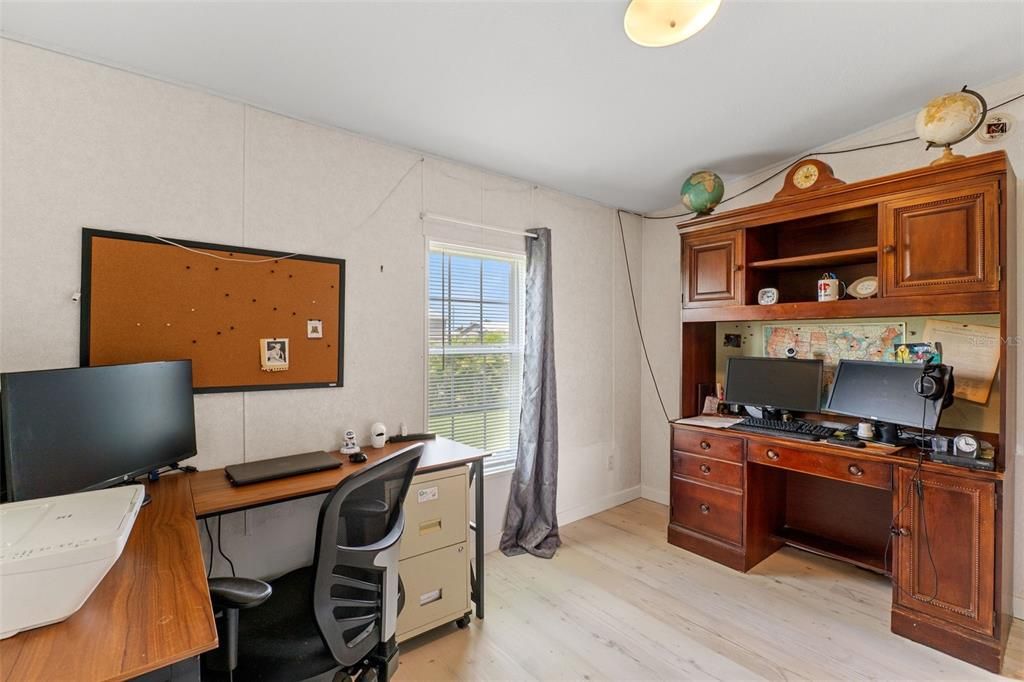 For Sale: $189,900 (2 beds, 2 baths, 1056 Square Feet)