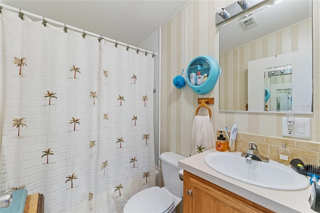 For Sale: $189,900 (2 beds, 2 baths, 1056 Square Feet)