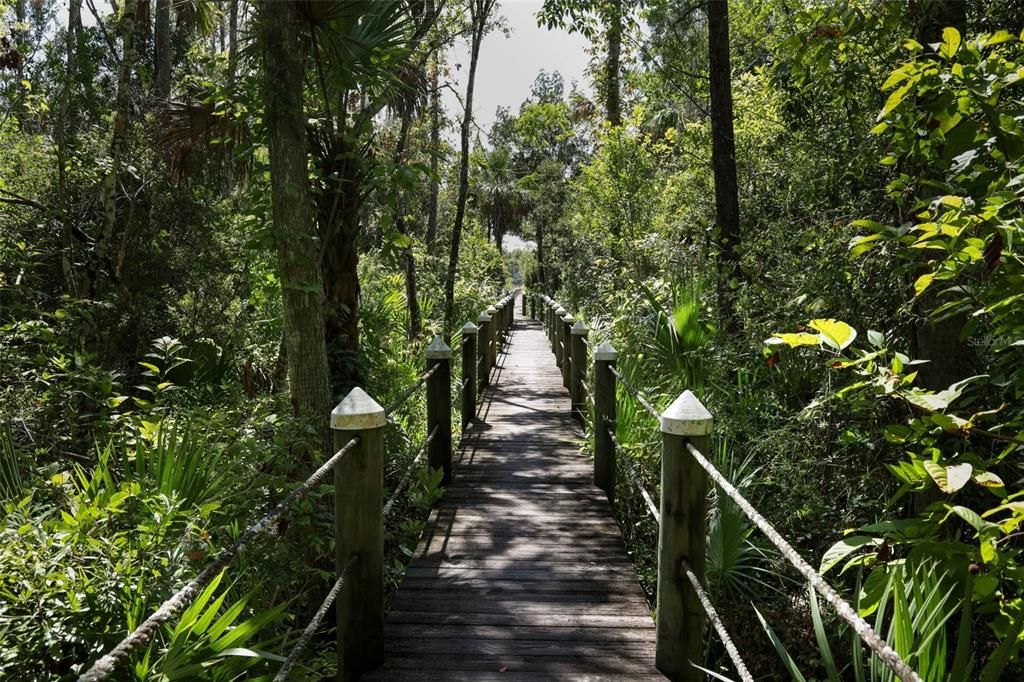 合同活跃: $749,900 (5 贝兹, 3 浴室, 2598 平方英尺)