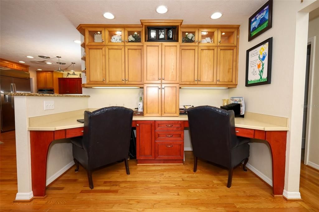 合同活跃: $749,900 (5 贝兹, 3 浴室, 2598 平方英尺)