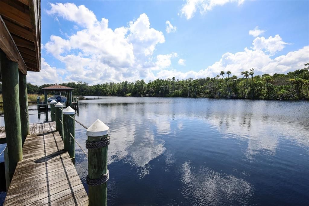 合同活跃: $749,900 (5 贝兹, 3 浴室, 2598 平方英尺)