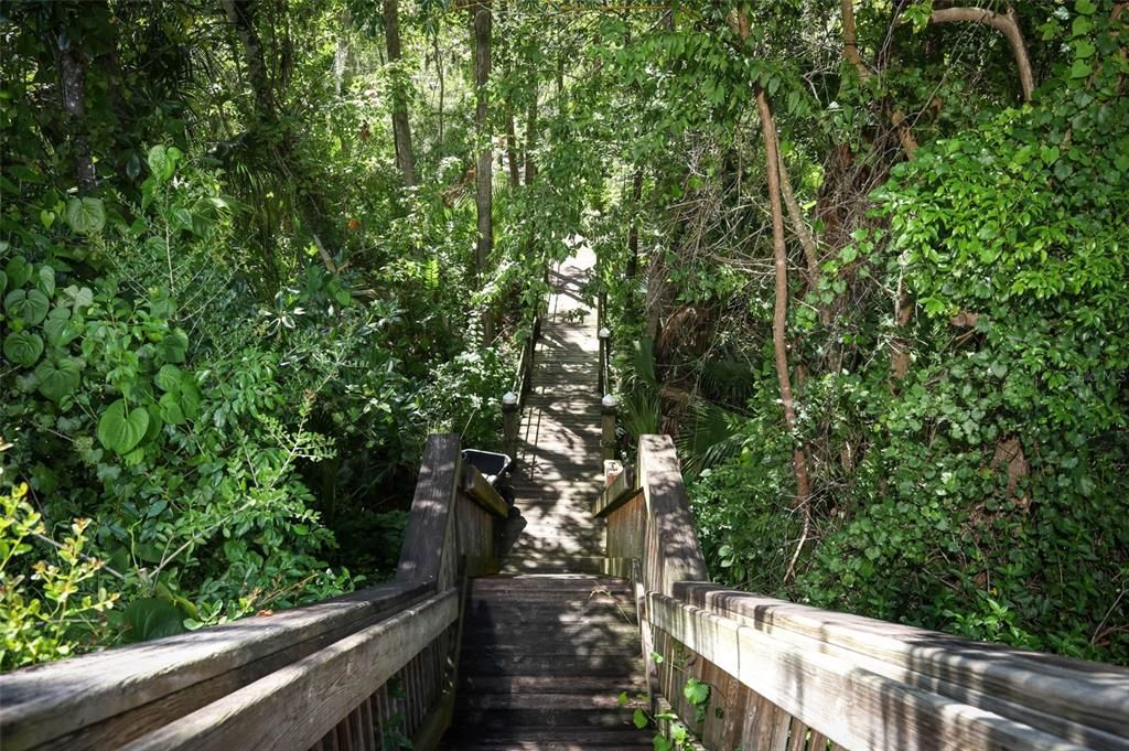 合同活跃: $749,900 (5 贝兹, 3 浴室, 2598 平方英尺)