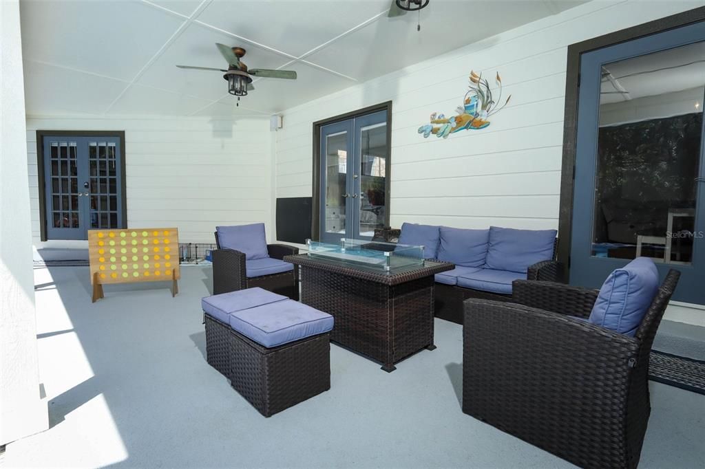 合同活跃: $749,900 (5 贝兹, 3 浴室, 2598 平方英尺)