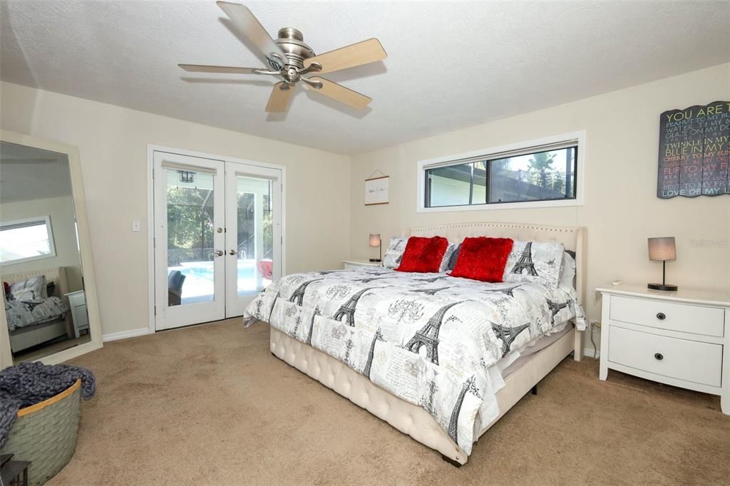 合同活跃: $749,900 (5 贝兹, 3 浴室, 2598 平方英尺)