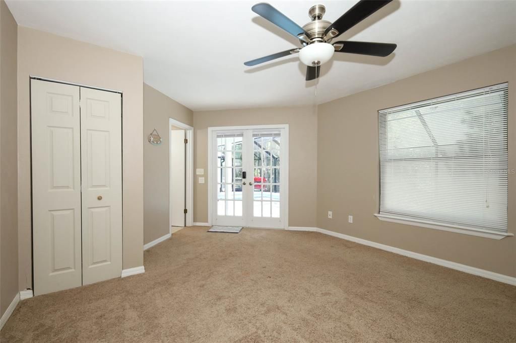 合同活跃: $749,900 (5 贝兹, 3 浴室, 2598 平方英尺)