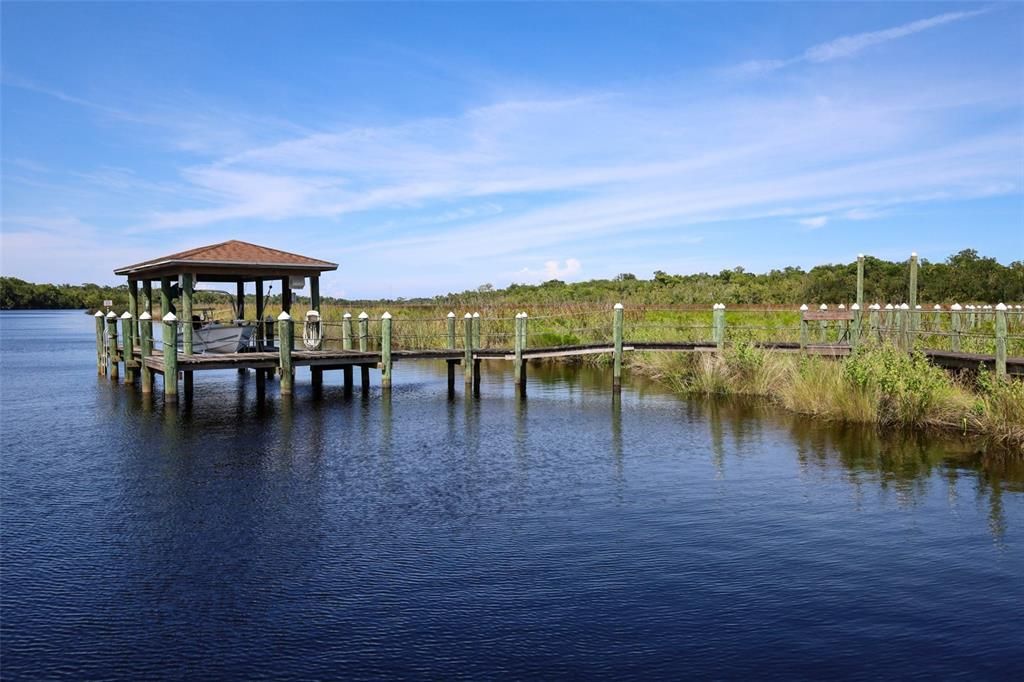 合同活跃: $749,900 (5 贝兹, 3 浴室, 2598 平方英尺)