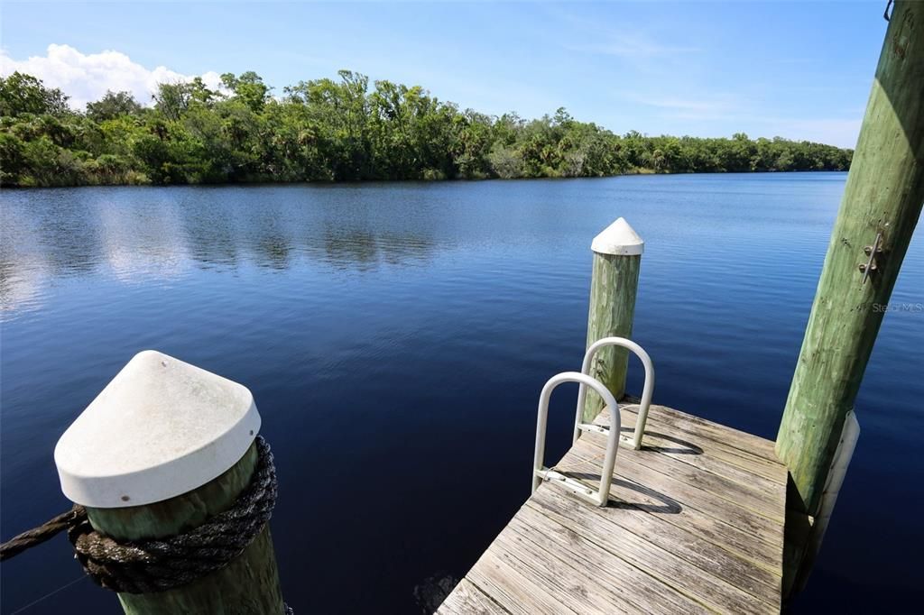 合同活跃: $749,900 (5 贝兹, 3 浴室, 2598 平方英尺)