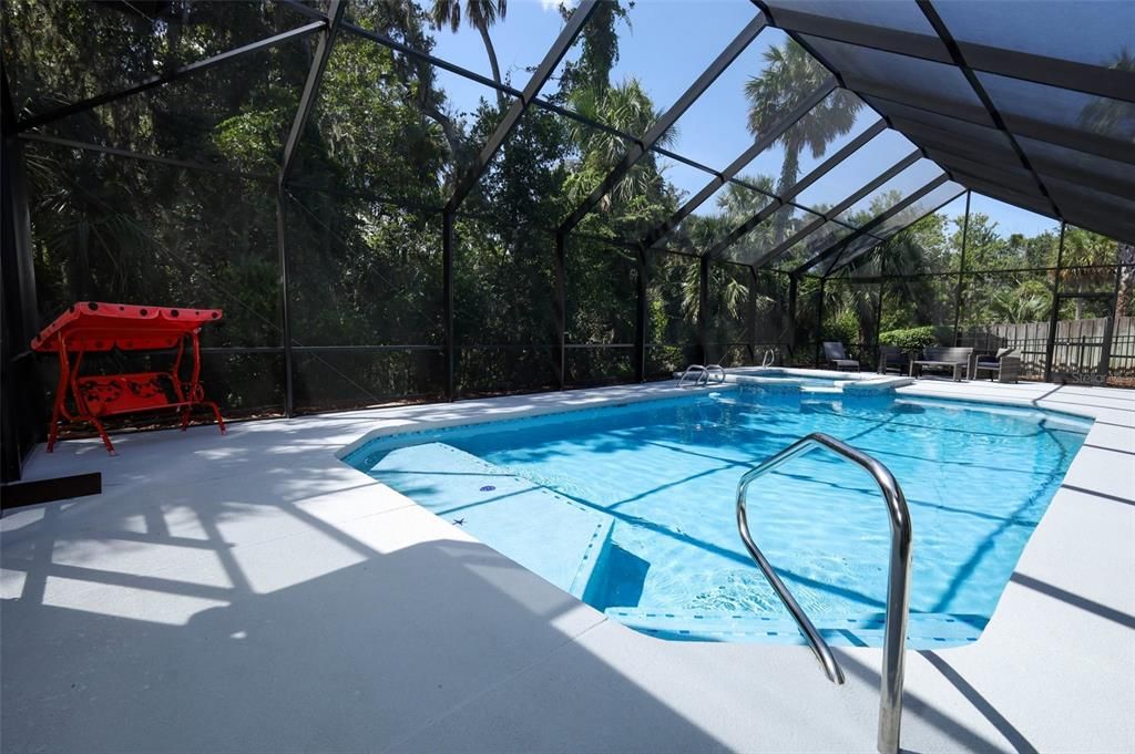 合同活跃: $749,900 (5 贝兹, 3 浴室, 2598 平方英尺)