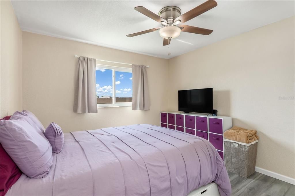 待售: $154,000 (2 贝兹, 2 浴室, 871 平方英尺)