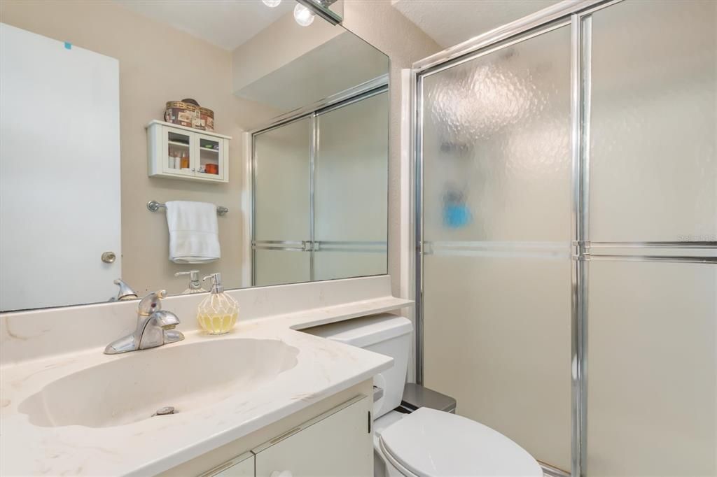 待售: $154,000 (2 贝兹, 2 浴室, 871 平方英尺)