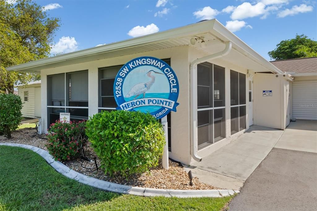 待售: $154,000 (2 贝兹, 2 浴室, 871 平方英尺)