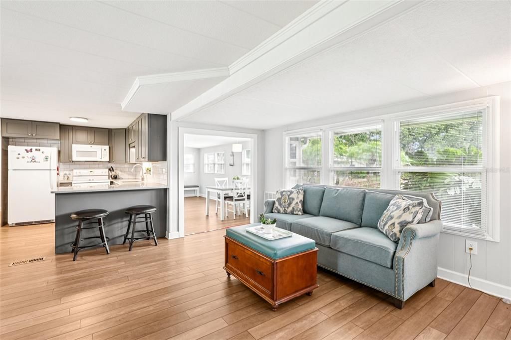 待售: $90,000 (2 贝兹, 2 浴室, 792 平方英尺)