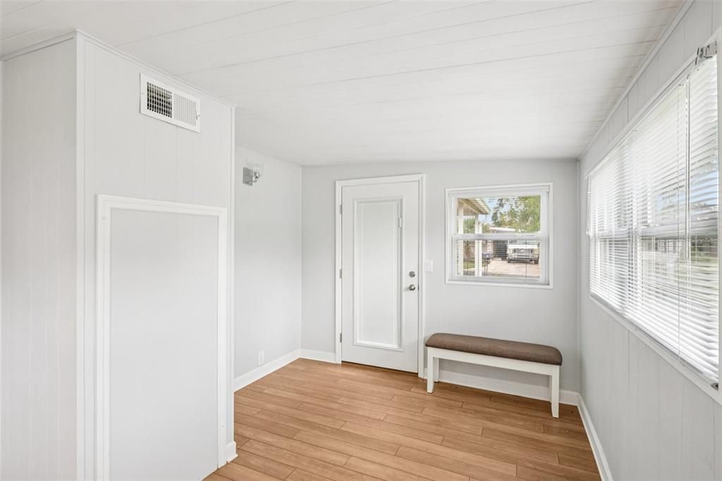 待售: $90,000 (2 贝兹, 2 浴室, 792 平方英尺)