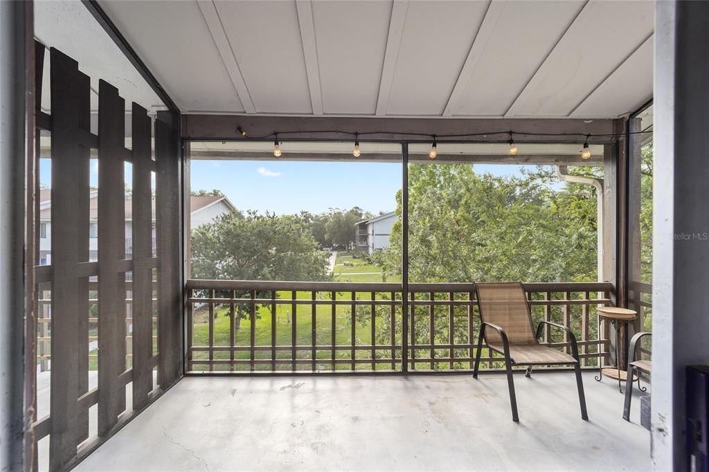 待售: $99,000 (1 贝兹, 1 浴室, 702 平方英尺)