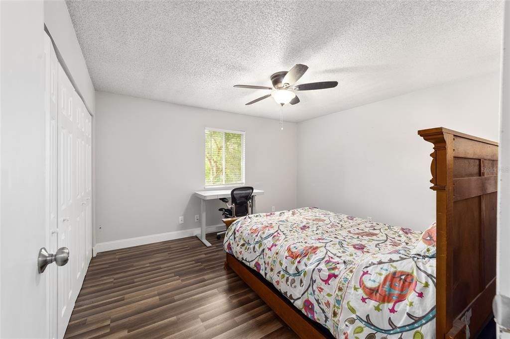 待售: $99,000 (1 贝兹, 1 浴室, 702 平方英尺)