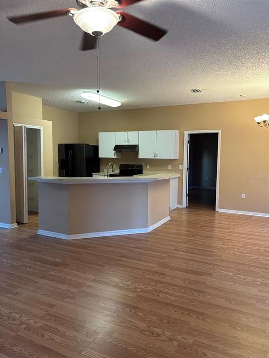 В аренду: $1,850 (3 спален, 2 ванн, 1594 Квадратных фут)