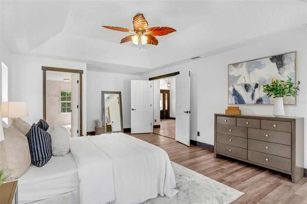 Под контрактом: $639,900 (4 спален, 3 ванн, 2518 Квадратных фут)