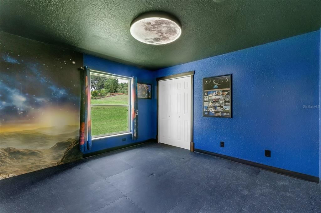 Под контрактом: $639,900 (4 спален, 3 ванн, 2518 Квадратных фут)