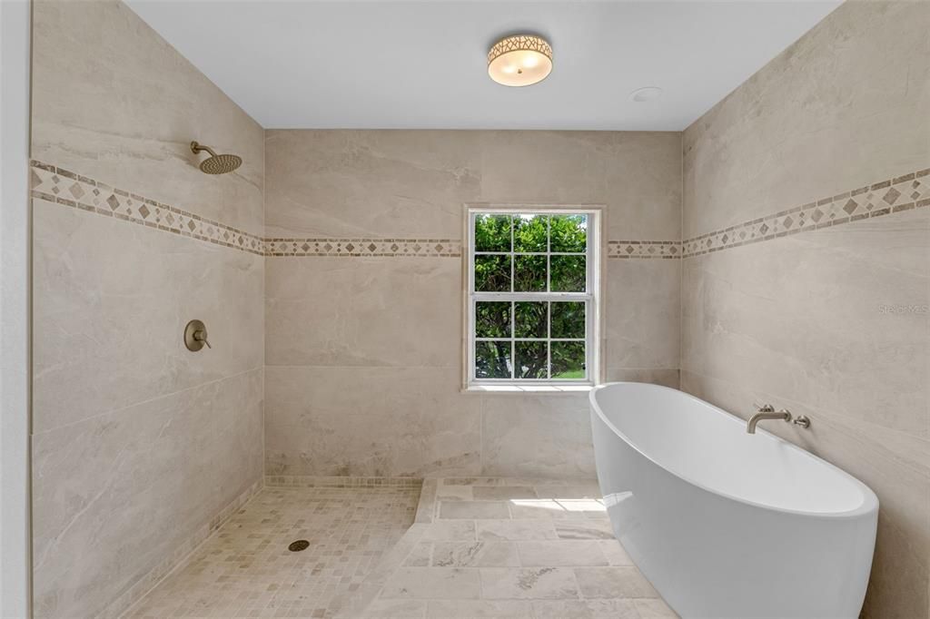 Под контрактом: $639,900 (4 спален, 3 ванн, 2518 Квадратных фут)