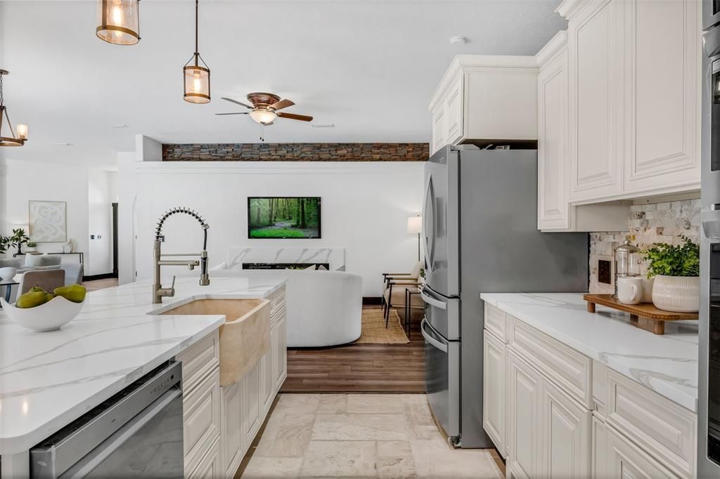 Под контрактом: $639,900 (4 спален, 3 ванн, 2518 Квадратных фут)