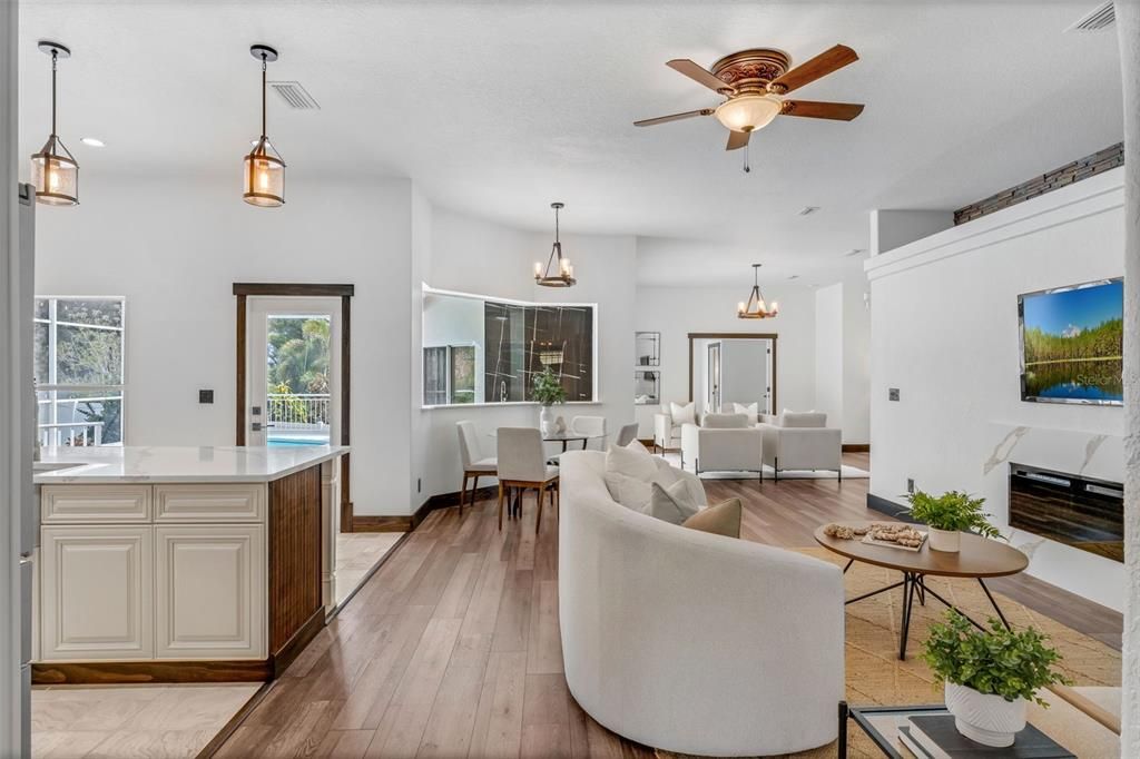 Под контрактом: $639,900 (4 спален, 3 ванн, 2518 Квадратных фут)