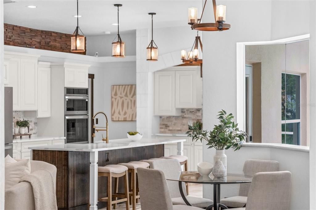 Под контрактом: $639,900 (4 спален, 3 ванн, 2518 Квадратных фут)