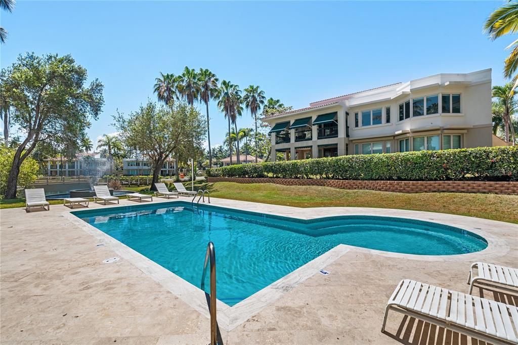 For Rent: $5,500 (3 beds, 2 baths, 2500 Square Feet)