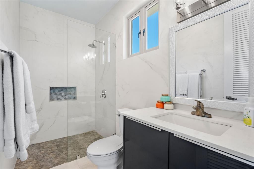 For Rent: $5,500 (3 beds, 2 baths, 2500 Square Feet)