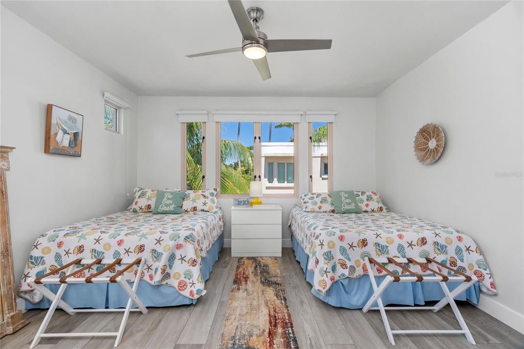 For Rent: $5,500 (3 beds, 2 baths, 2500 Square Feet)