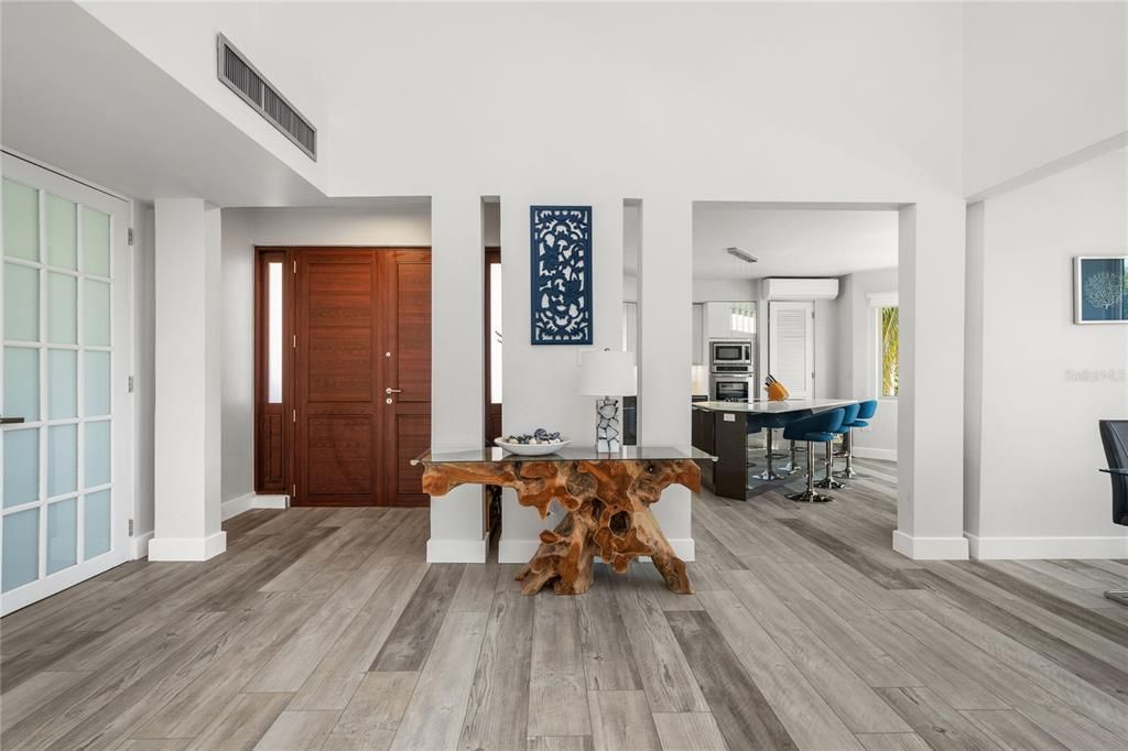 For Rent: $5,500 (3 beds, 2 baths, 2500 Square Feet)