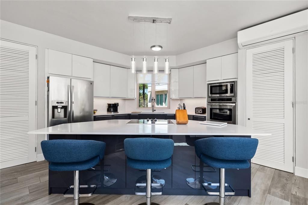 For Rent: $5,500 (3 beds, 2 baths, 2500 Square Feet)