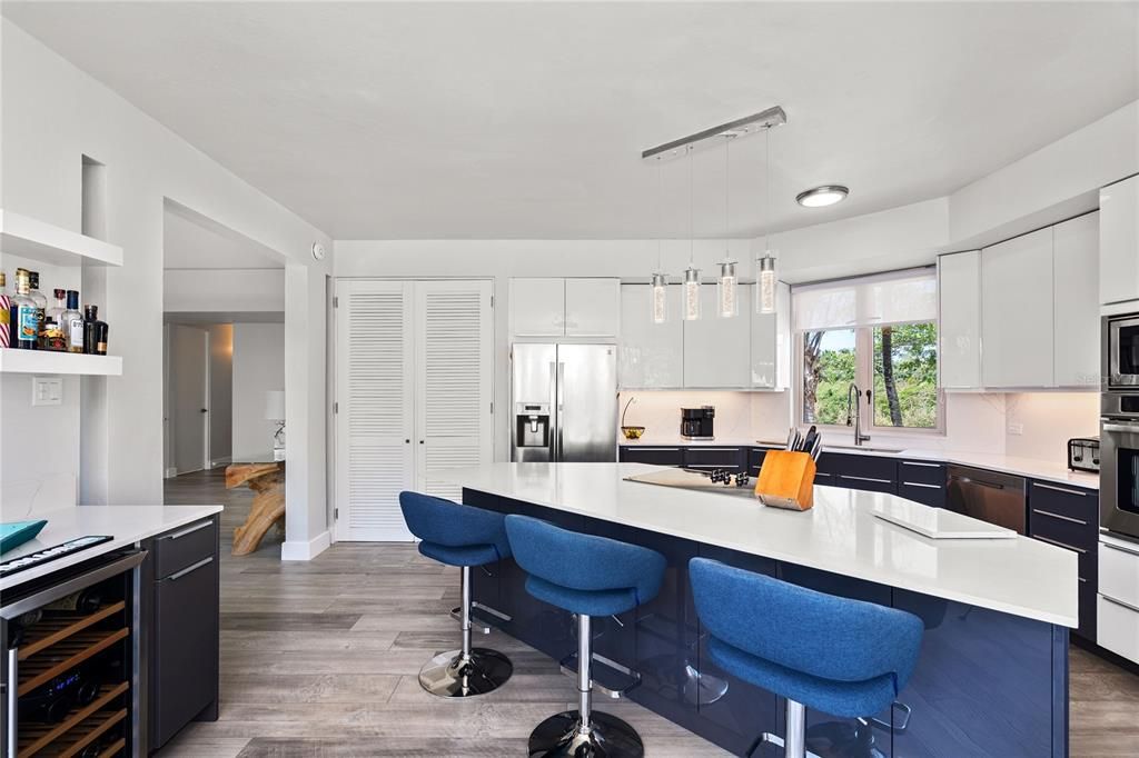 For Rent: $5,500 (3 beds, 2 baths, 2500 Square Feet)