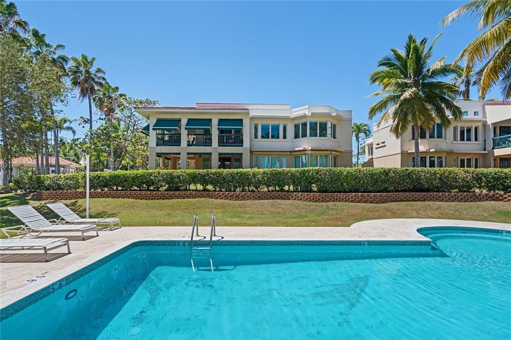 For Rent: $5,500 (3 beds, 2 baths, 2500 Square Feet)