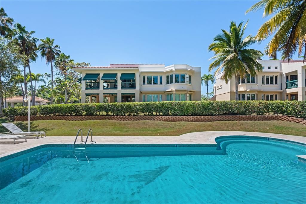 For Rent: $5,500 (3 beds, 2 baths, 2500 Square Feet)