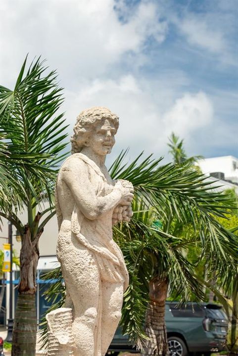 En Renta: $10,900 (3 camas, 4 baños, 2760 Pies cuadrados)