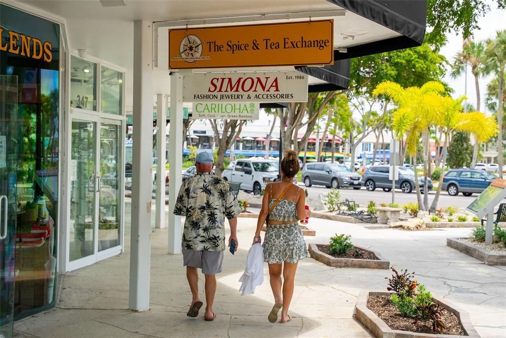 En Renta: $10,900 (3 camas, 4 baños, 2760 Pies cuadrados)