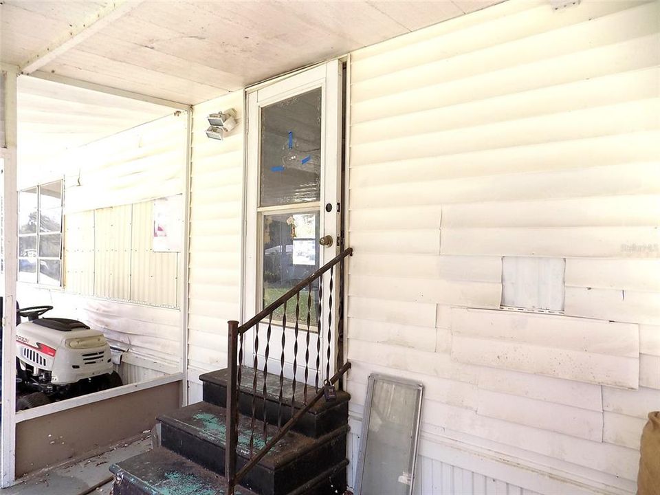 For Sale: $70,000 (3 beds, 2 baths, 872 Square Feet)