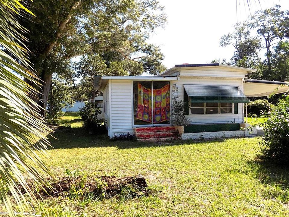 For Sale: $70,000 (3 beds, 2 baths, 872 Square Feet)