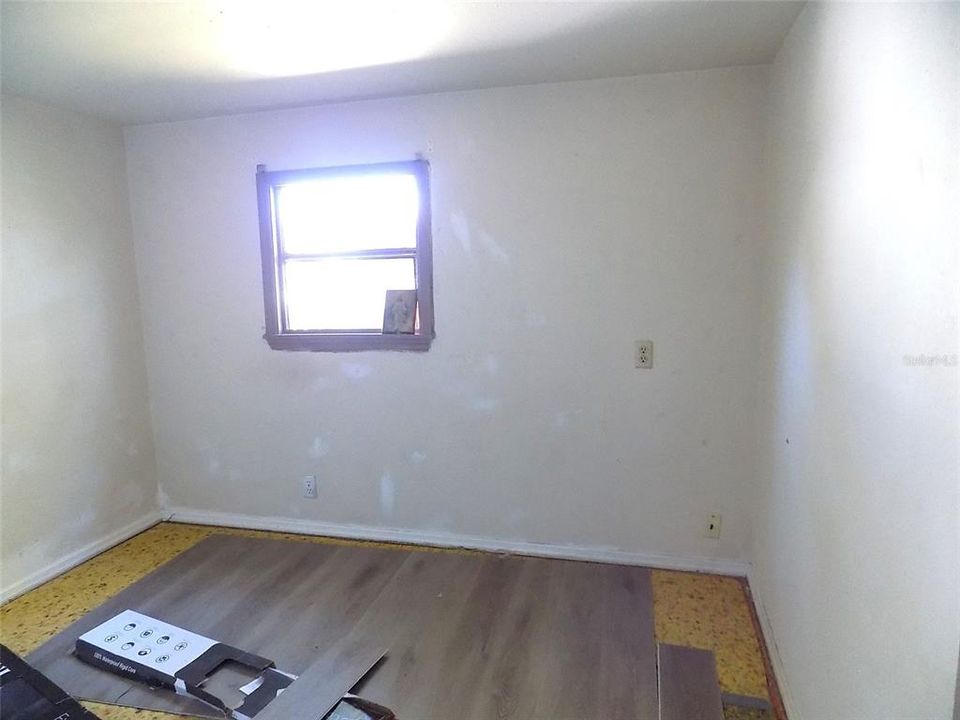 For Sale: $70,000 (3 beds, 2 baths, 872 Square Feet)